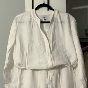 Cabi Size M - Style #6204 - NWOT Get Away top.